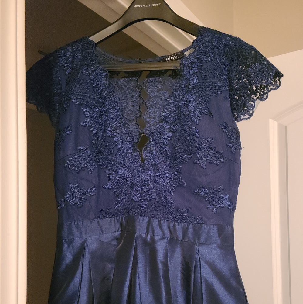 Dress - Picture 3 of 3